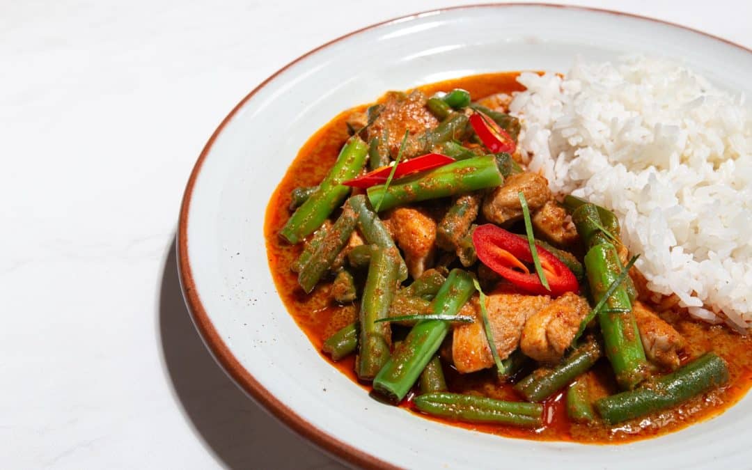 Panang curry recept met kip en sperziebonen