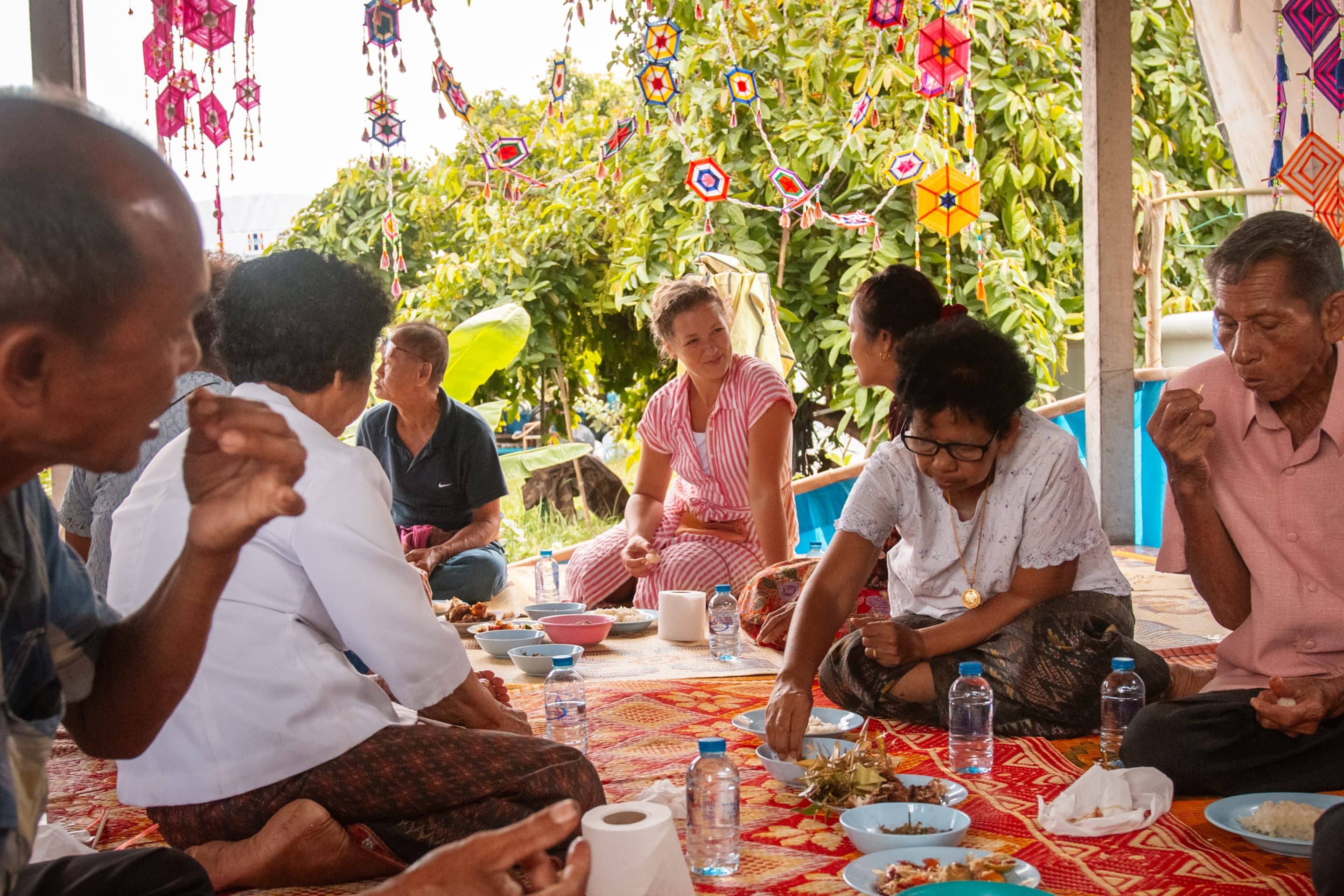 Samen Thais eten in Noord-Oost Thailand