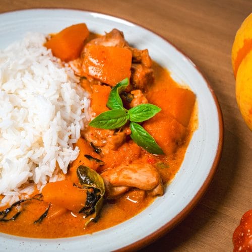 Thaise Rode curry met kip en pompoen