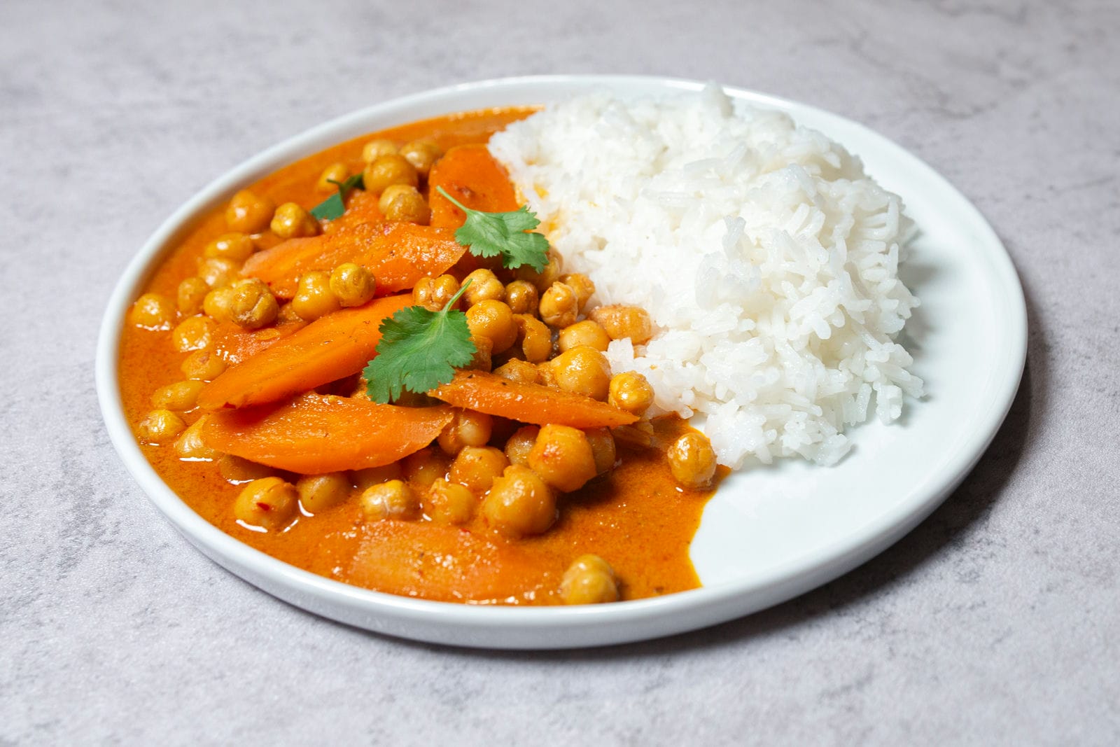 Gele Curry met kikkererwten en wortel