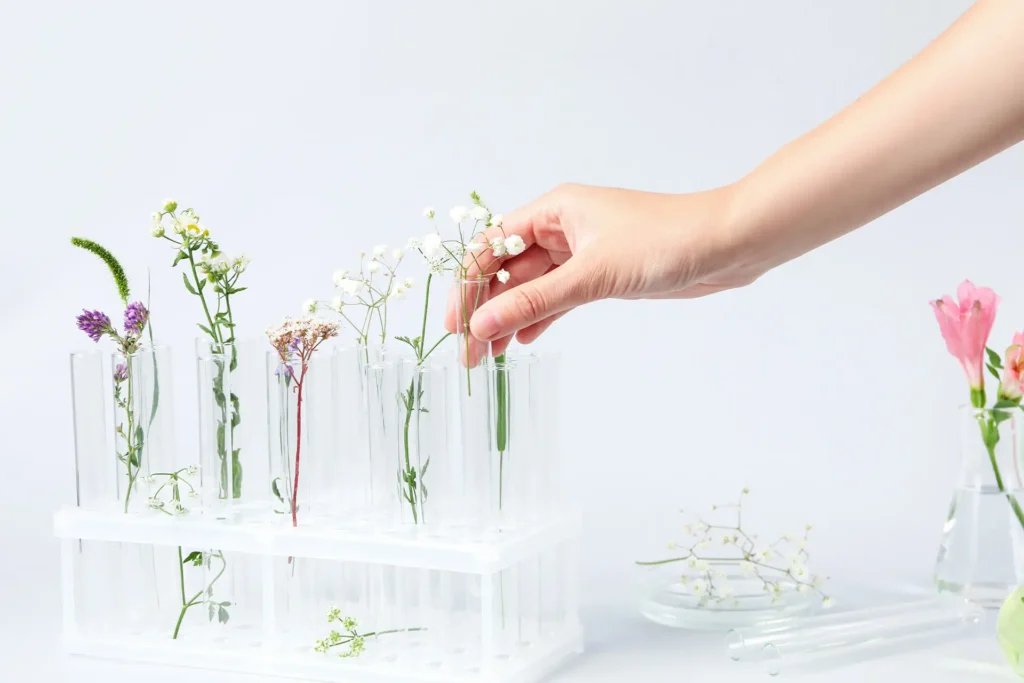 Bloemen in een reageerbuis